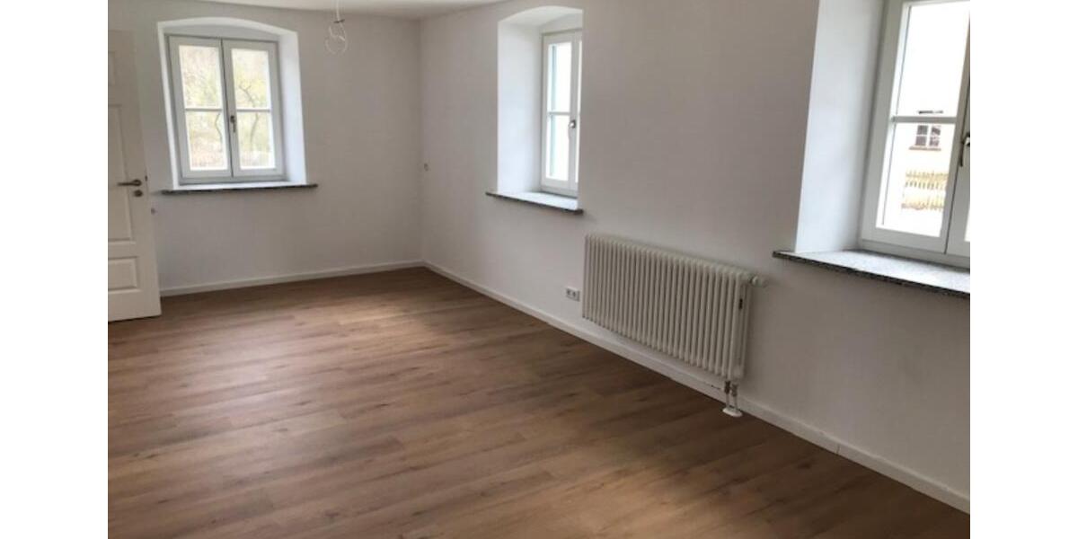 Etagenwohnung Pfreimd - 4 Zimmer, 113 m&sup2;, 780&euro; | Angebot:25963117