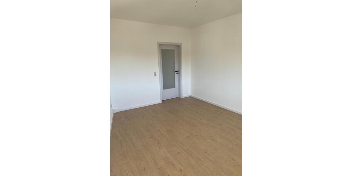 Etagenwohnung Glauchau - 2 Zimmer, 51 m&sup2;, 400&euro; | Angebot:26512370
