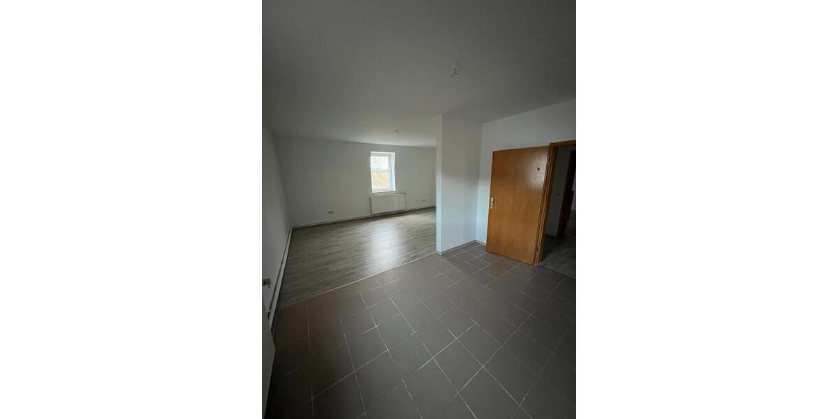 Etagenwohnung Eschershausen - 3 Zimmer, 90 m&sup2;, 400&euro; | Angebot:25046276