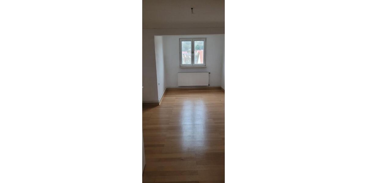 Dachgeschoßwohnung Eisenach - 4 Zimmer, 80 m&sup2;, 425&euro; | Angebot:26503634