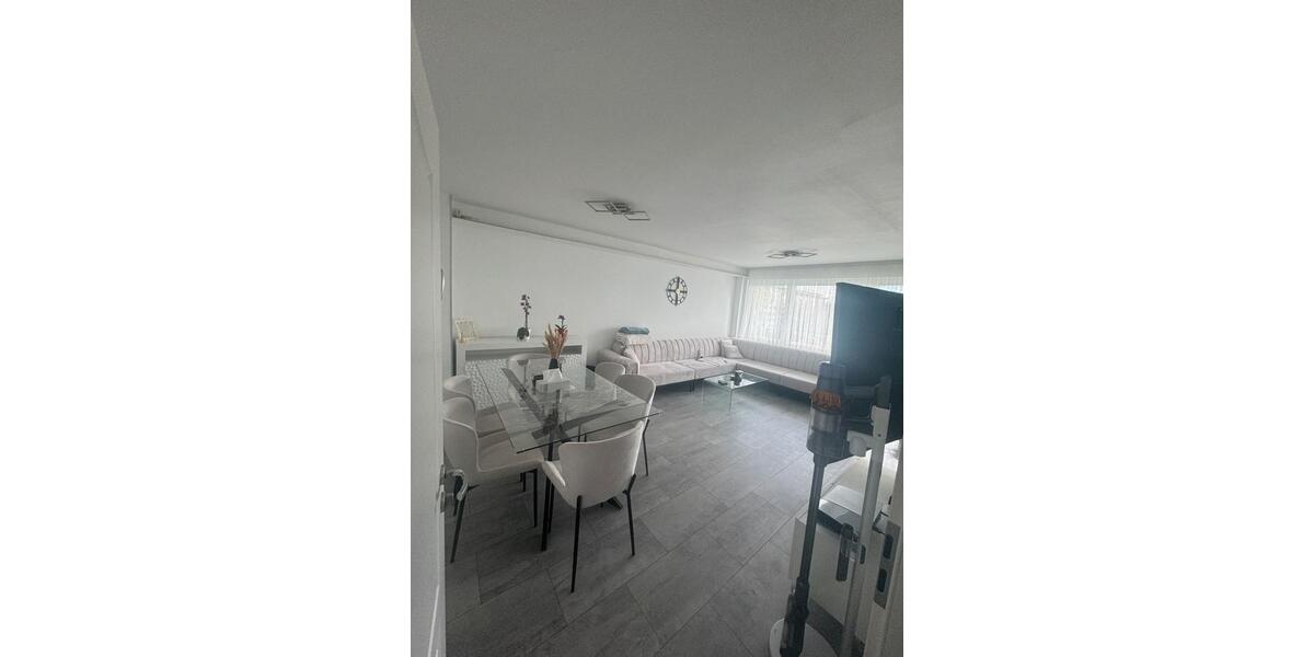 Sanierte 2 Zimmer Wohnung mit Balkon und Einbauküche 2 zimmer