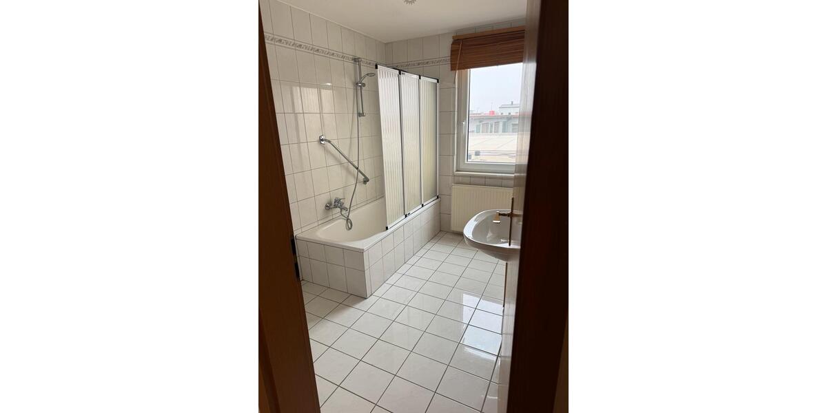 Etagenwohnung Schwandorf - 2 Zimmer, 82 m&sup2;, 849&euro; | Angebot:26620652