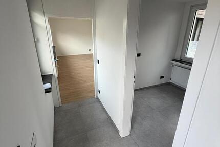 Moderne, frisch renovierte 2,5 Zimmerwohnung in zentraler Lage zimmer