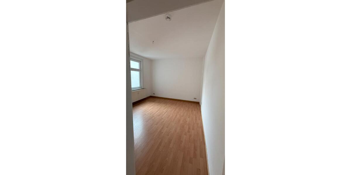 Etagenwohnung Gotha - 4 Zimmer, 96 m&sup2;, 700&euro; | Angebot:26615525