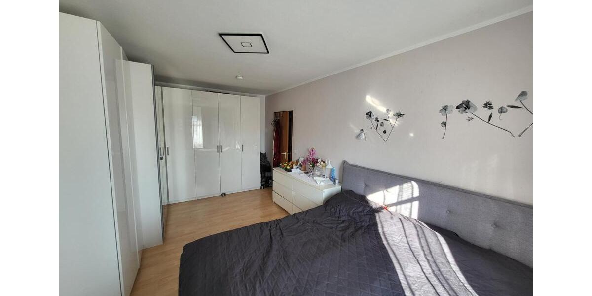 Etagenwohnung Wiesbaden Biebrich - 2 Zimmer, 69 m&sup2;, 950&euro; | Angebot:26689705