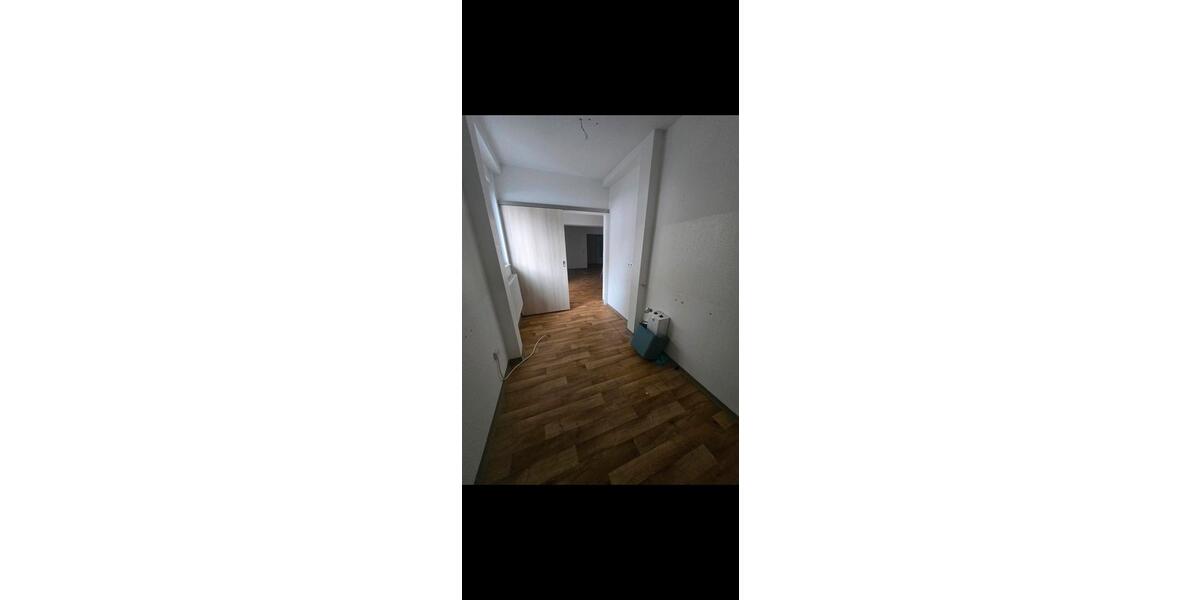 Erdgeschoßwohnung Genthin - 2 Zimmer, 66 m&sup2;, 430&euro; | Angebot:25892802