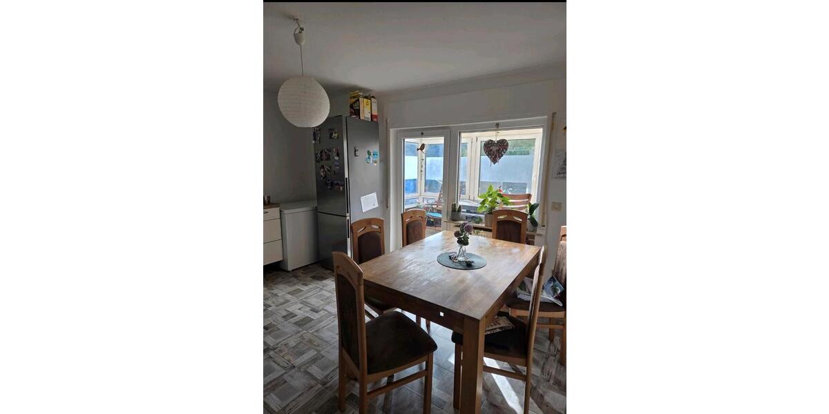 Erdgeschoßwohnung Rosbach vor der Höhe - 3 Zimmer, 90 m&sup2;, 1.000&euro; | Angebot:25902149