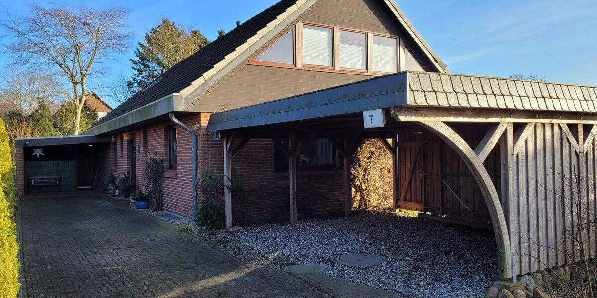 3-Zimmer Dachgeschoß-Wohnung mit Balkon in 23715 Hutzfeld von privat - vollständig modernisiert ! 3 zimmer