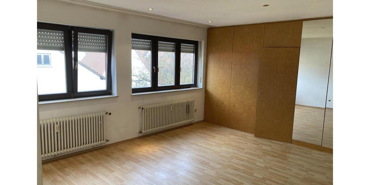 Dachgeschoßwohnung Lauda-Königshofen Königshofen - 4 Zimmer, 143 m&sup2;, 900&euro; | Angebot:26415276