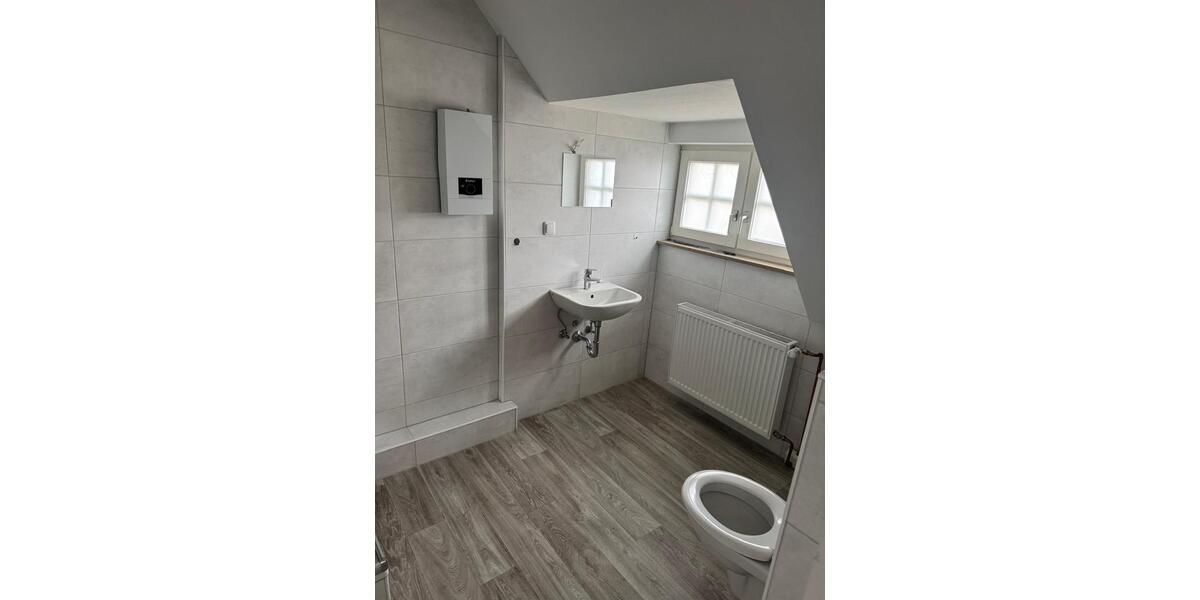 Dachgeschoßwohnung Sontra - 2 Zimmer, 40 m&sup2;, 320&euro; | Angebot:22922386