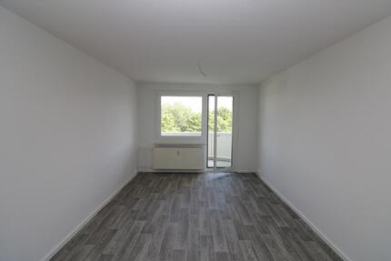 Auf die Plätze…fertig…mieten!!! 3-RW mit Wanne u. Balkon!!! zimmer