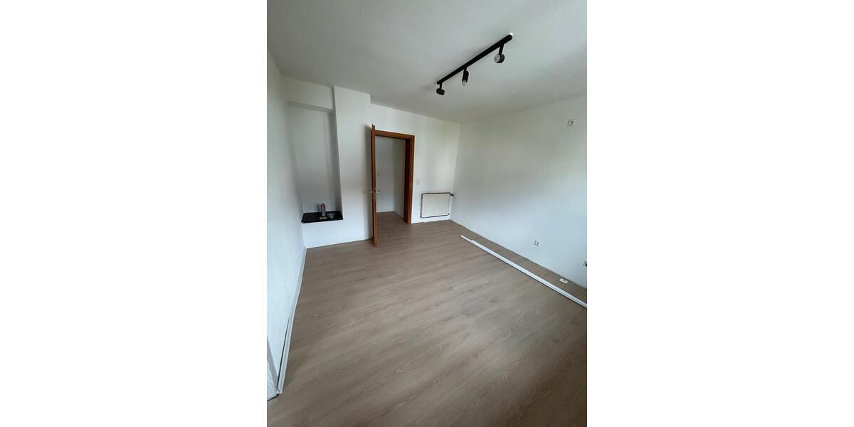 Etagenwohnung Backnang - 3.5 Zimmer, 75 m&sup2;, 1.250&euro; | Angebot:26610999