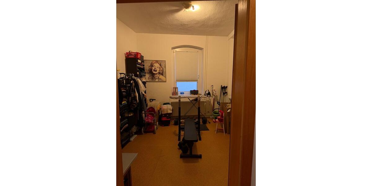 Etagenwohnung Blomberg - 5 Zimmer, 142 m&sup2;, 1.000&euro; | Angebot:25965175