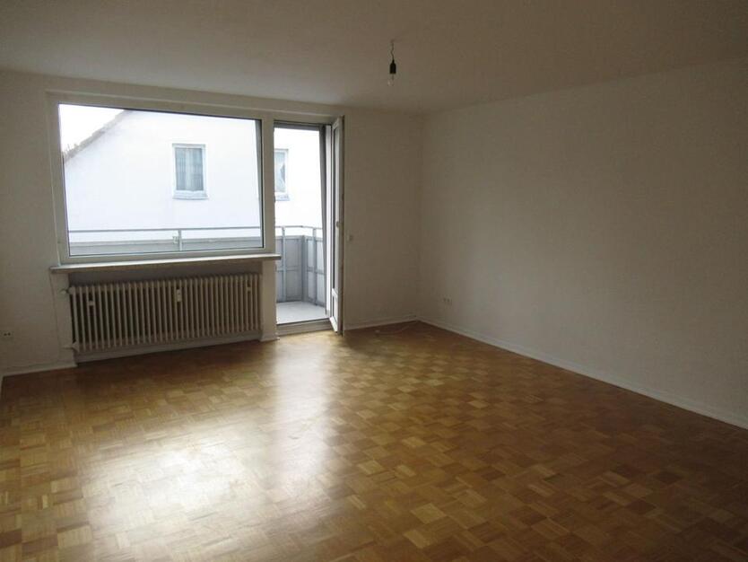 Uninähe. 2 -Zi.- Whg. mit Balkon und EBK. Prima Lage in Herrenhausen. zimmer