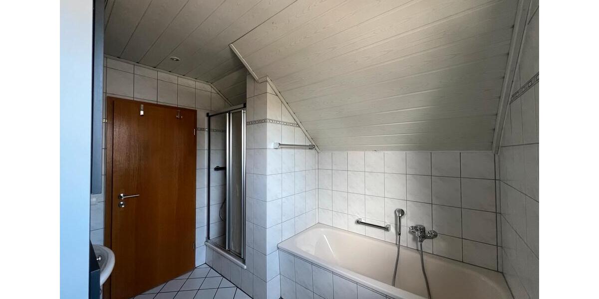 Dachgeschoßwohnung Gescher - 3 Zimmer, 100 m&sup2;, 1.000&euro; | Angebot:26482622