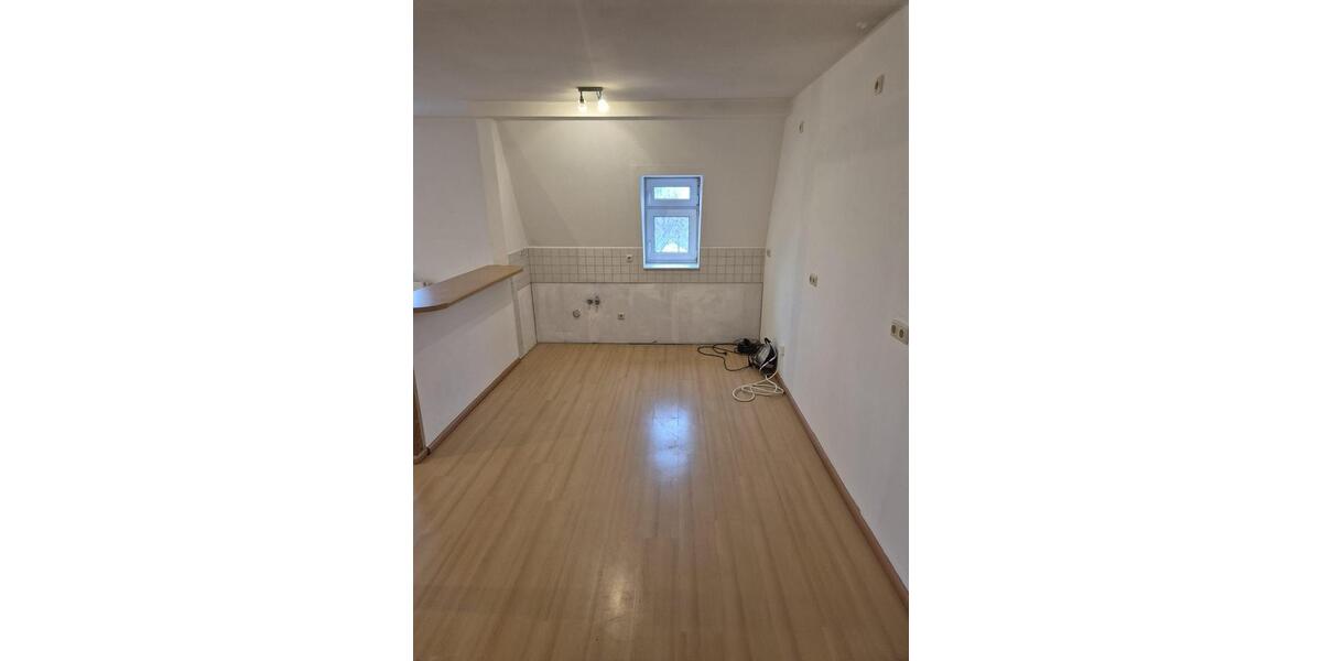 Gut sanierte Altbauwohnung mit Garage 3 zimmer