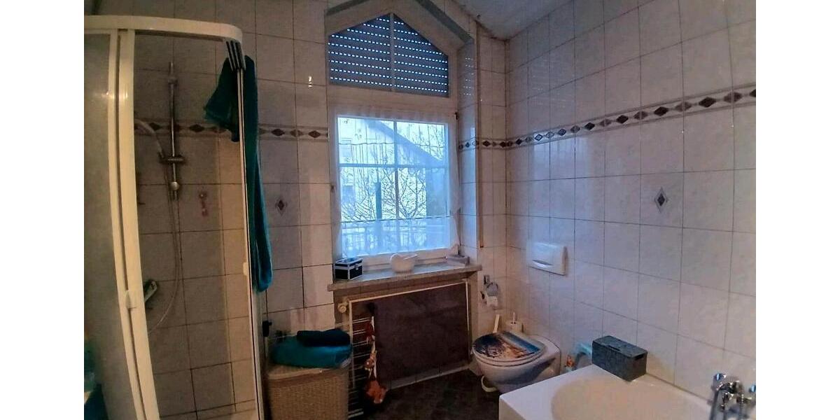 Dachgeschoßwohnung Landau an der Isar - 4 Zimmer, 100 m&sup2;, 700&euro; | Angebot:26067005