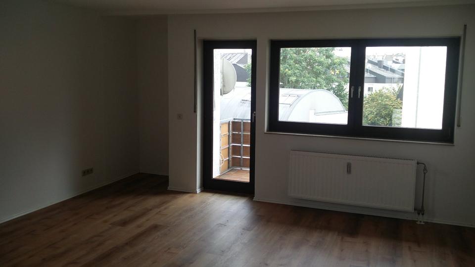 Etagenwohnung Offenbach am Main Hafen - 3 Zimmer, 84 m&sup2;, 880&euro; | Angebot:26700029