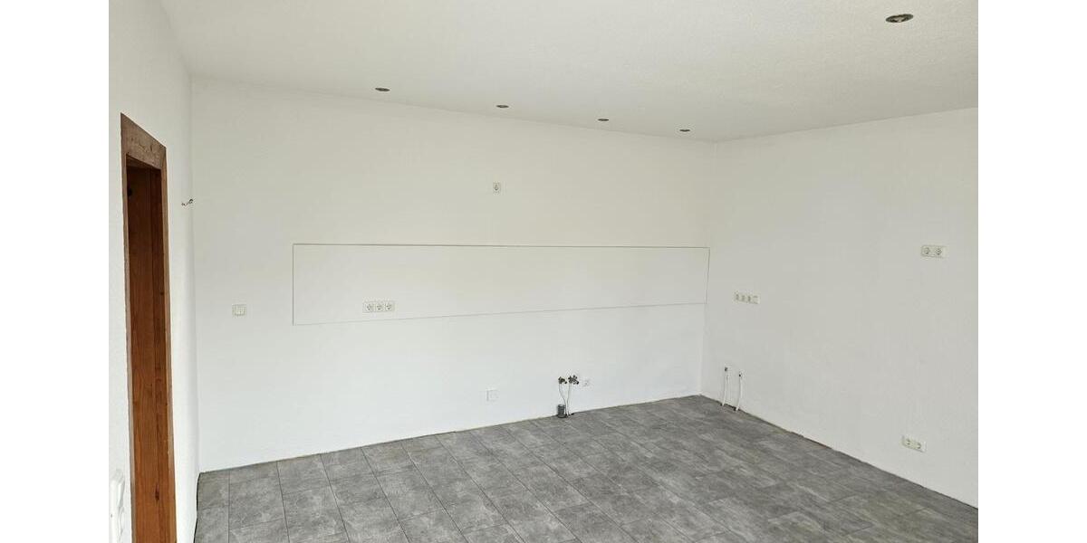 Erdgeschoßwohnung Naumburg (Saale) - 4 Zimmer, 105 m&sup2;, 578&euro; | Angebot:26638328