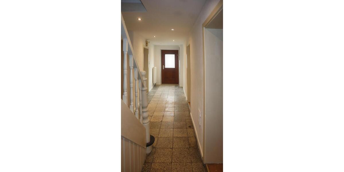 Einfamilienhaus Velden - 7 Zimmer, 140 m&sup2;, 1.300&euro; | Angebot:23660225