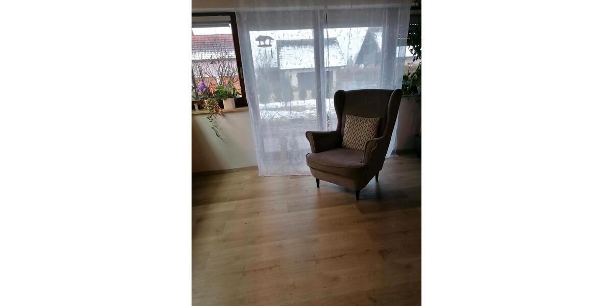 Erdgeschoßwohnung Burghaslach - 4 Zimmer, 120 m&sup2;, 750&euro; | Angebot:25222892