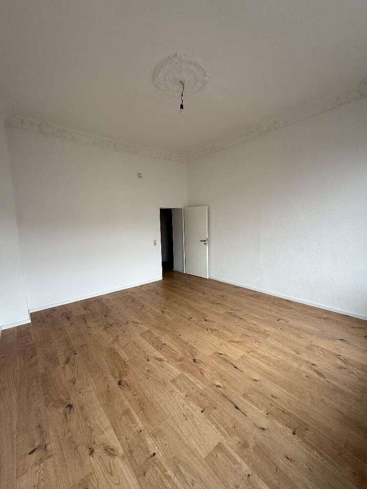Wohnung zum Mieten in Halle 825 € 77.26 m²