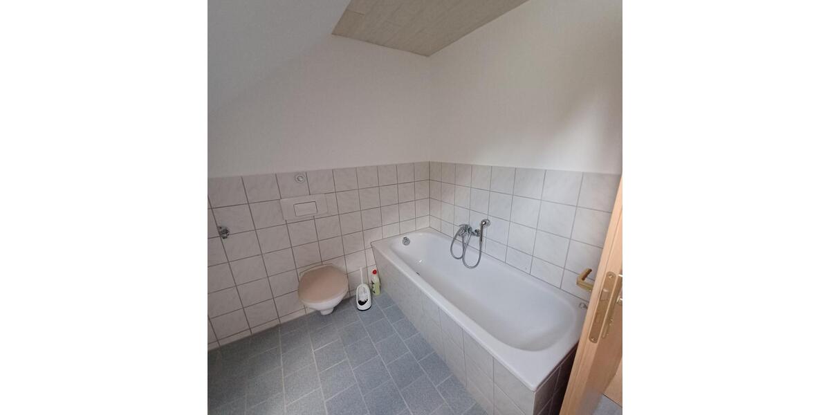 Dachgeschoßwohnung Wilkau-Haßlau Haßlau - 3 Zimmer, 67 m&sup2;, 385&euro; | Angebot:26547168