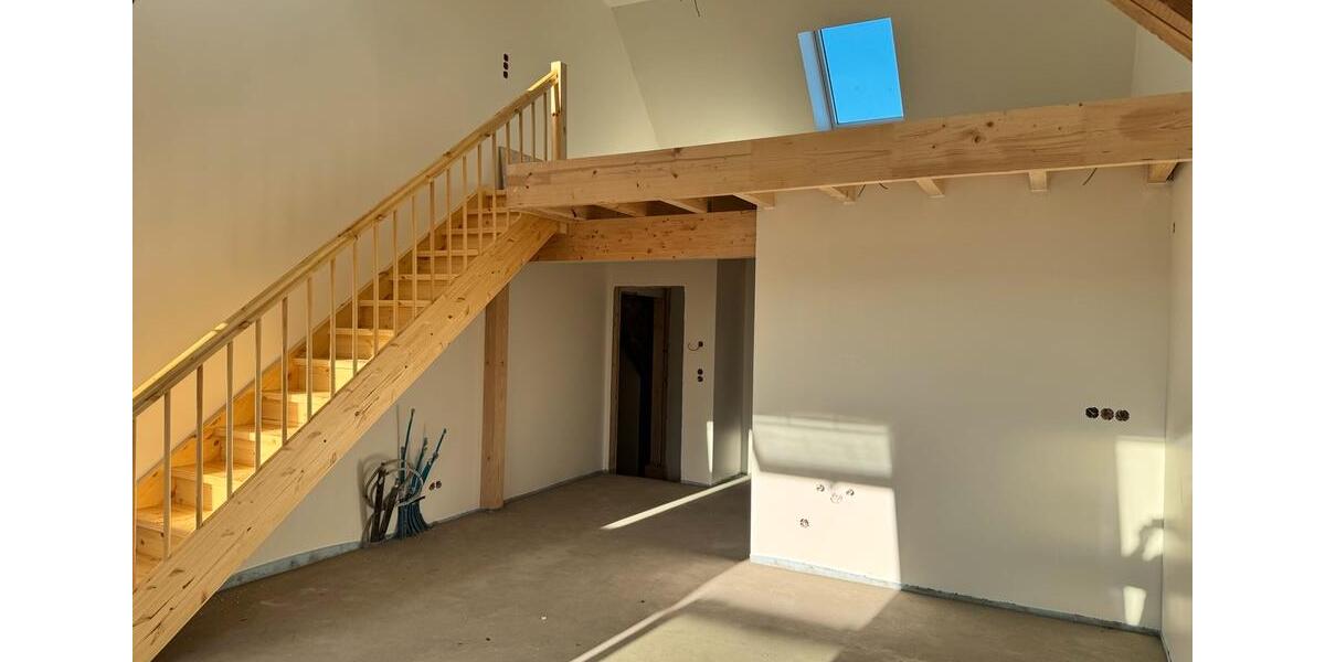 Dachgeschoßwohnung Tating - 4 Zimmer, 105 m&sup2;, 1.550&euro; | Angebot:26663493