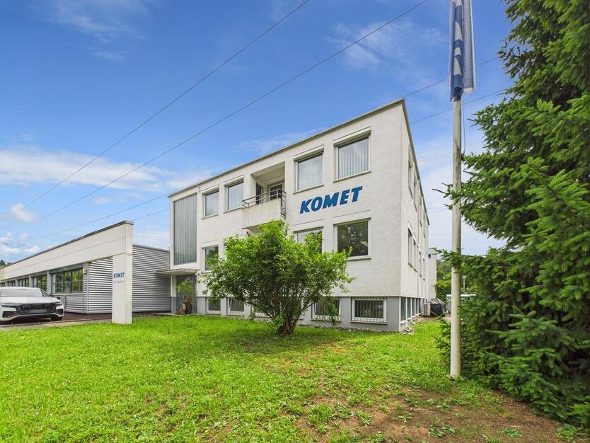 Plochingen: Leerstehende, sehr gepflegte Büroetage im Industriegebiet Fils