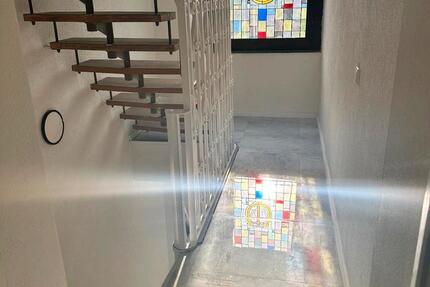 Grundsanierte 3 bis 4- Zimmer Wohnung 4 zimmer