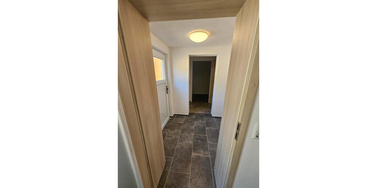 Etagenwohnung Calbe (Saale) - 3 Zimmer, 65 m&sup2;, 400&euro; | Angebot:26338496