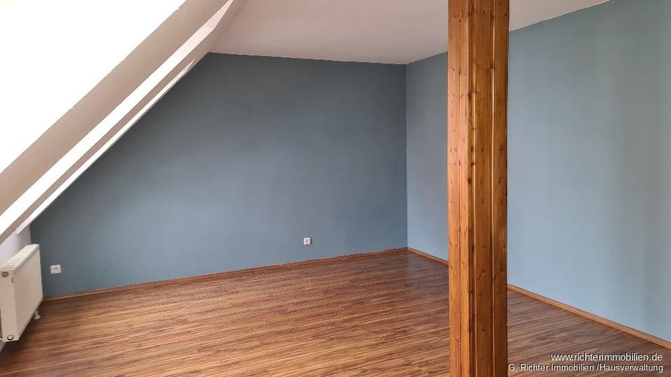 Dachgeschoßwohnung Freiberg - 3 Zimmer, 100 m&sup2;, 639&euro; | Angebot:23702559