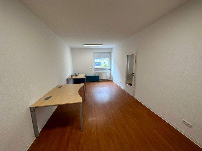 Renovierter Büroraum zur Untervermietung mit Gemeinschaftsflächen - All-in-Miete zimmer
