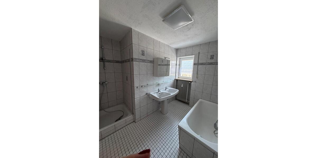 5 Zimmerwohnung Altbau 1. Obergeschoss 5 zimmer