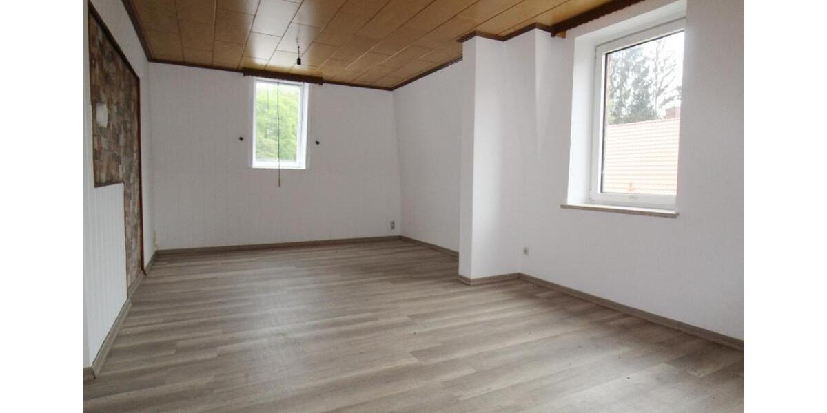 Etagenwohnung Lunzenau - 4 Zimmer, 81 m&sup2;, 430&euro; | Angebot:24940982