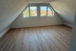Dachgeschoßwohnung Rodenberg - 3 Zimmer, 76 m&sup2;, 1.060&euro; | Angebot:26429454