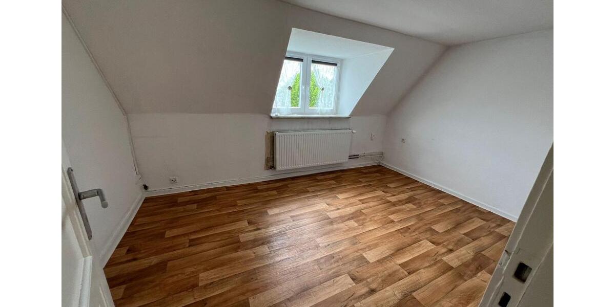 Dachgeschoßwohnung Kellinghusen - 1.5 Zimmer, 27 m&sup2;, 308&euro; | Angebot:26646826