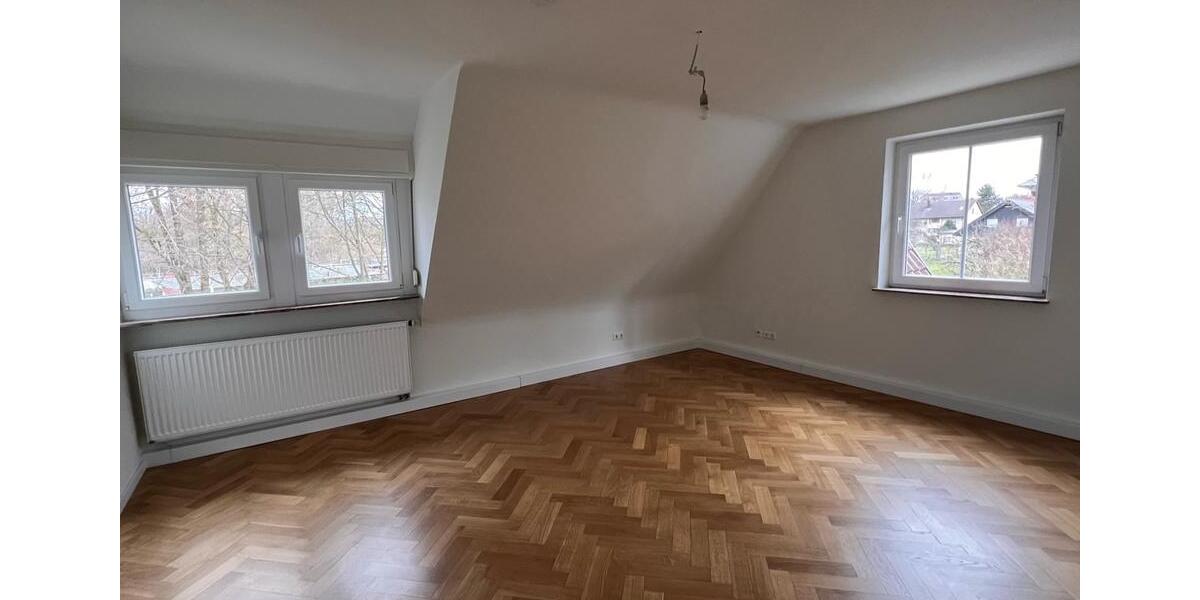 Vermietung: Einfamilienhaus mit großem Garten, zentrale Lage 5 zimmer