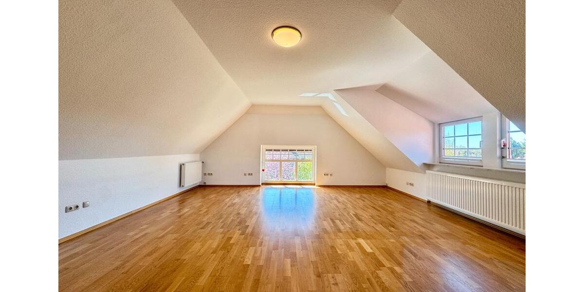 Dachgeschoßwohnung Hoya - 2 Zimmer, 100 m&sup2;, 700&euro; | Angebot:26297092