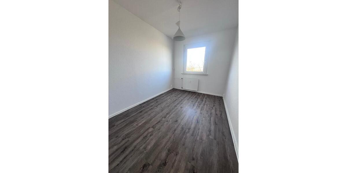 Etagenwohnung Halle (Saale) Silberhöhe - 5 Zimmer, 77 m&sup2;, 600&euro; | Angebot:25974501