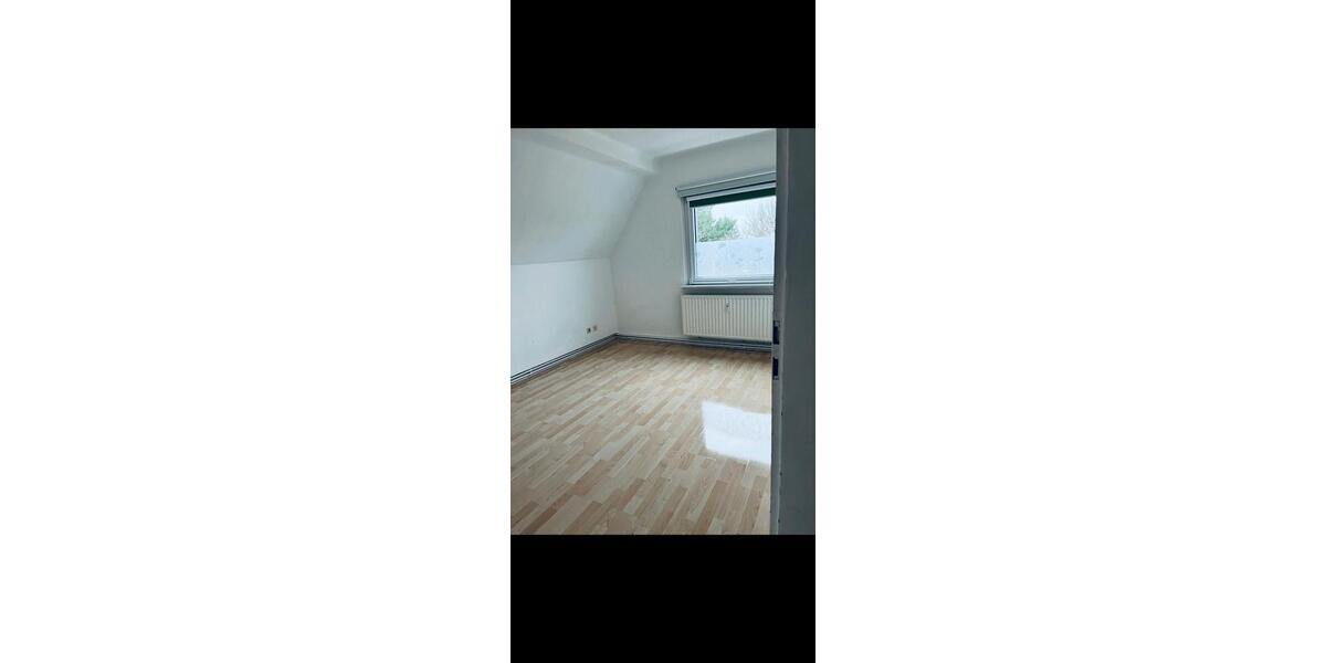 Dachgeschoßwohnung Göttingen - 3 Zimmer, 65 m&sup2;, 900&euro; | Angebot:26660401
