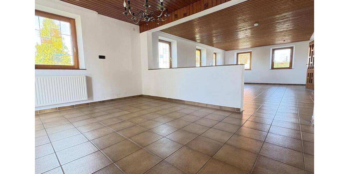 Doppelhaushälfte Bad Saulgau - 7 Zimmer, 200 m&sup2;, 1.500&euro; | Angebot:25105759