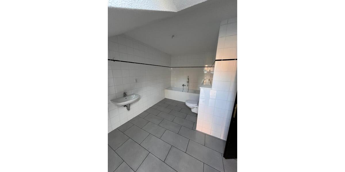 Doppelhaushälfte Torgau - 4 Zimmer, 130 m&sup2;, 1.015&euro; | Angebot:23598489