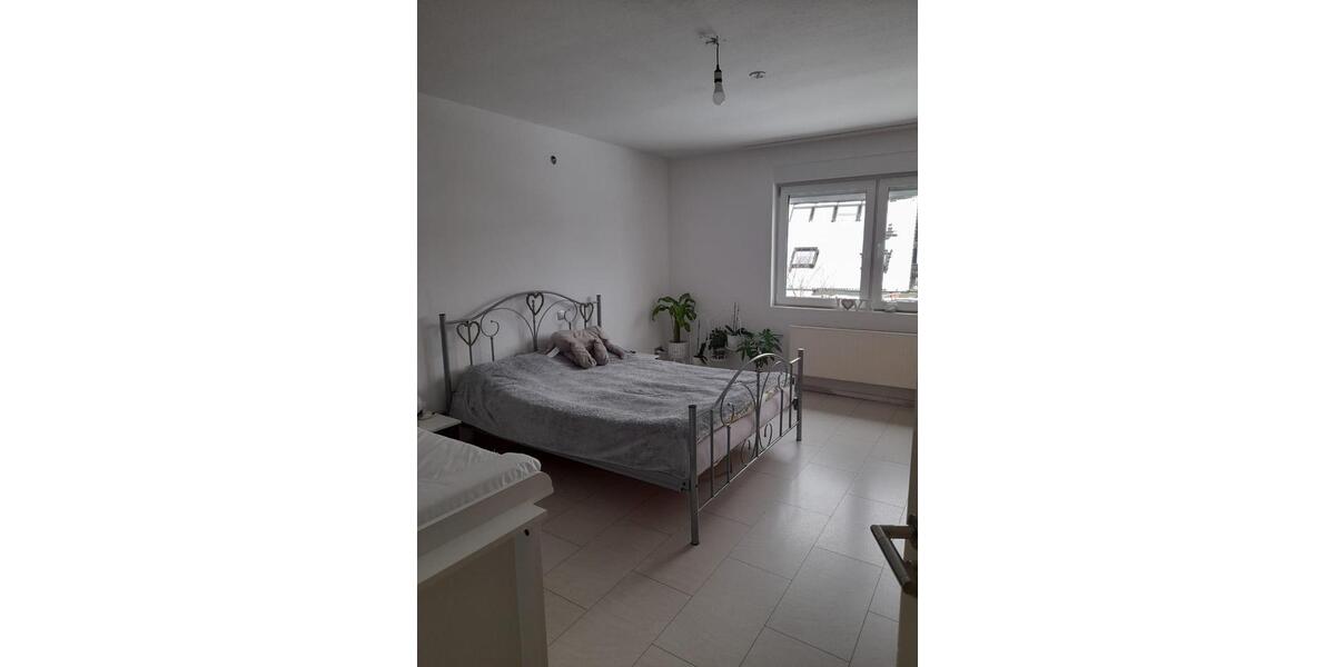 Erdgeschoßwohnung Bergneustadt - 5 Zimmer, 122 m&sup2;, 1.600&euro; | Angebot:26536645