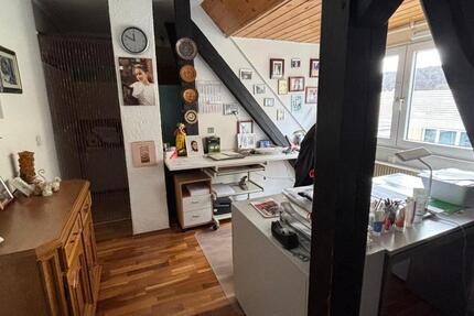 Wetzlar: Helles DG im 2. OG – 3 Zimmer, Küche und Bad 3 zimmer