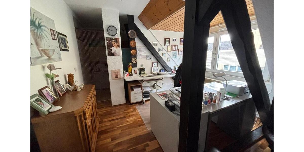 Wetzlar: Helles DG im 2. OG – 3 Zimmer, Küche und Bad 3 zimmer