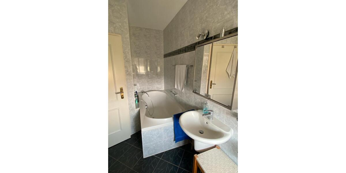 Dachgeschoßwohnung Dresden Neustadt - 2 Zimmer, 63 m&sup2;, 850&euro; | Angebot:26576704