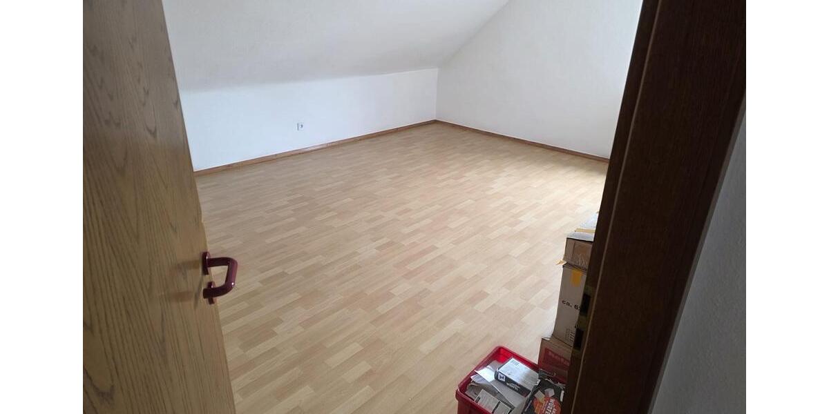 Dachgeschoßwohnung Hermeskeil - 3 Zimmer, 110 m&sup2;, 700&euro; | Angebot:26023348