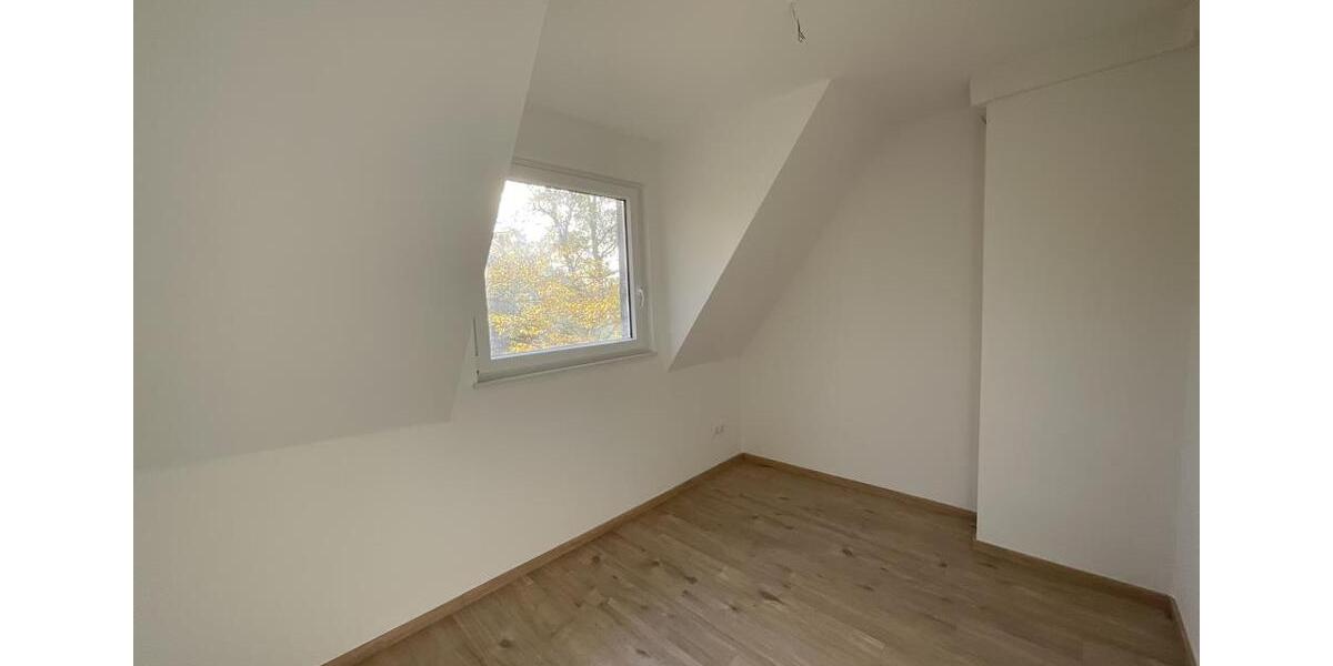 Dachgeschoßwohnung Wilhelmshaven - 3 Zimmer, 55 m&sup2;, 399&euro; | Angebot:26302236