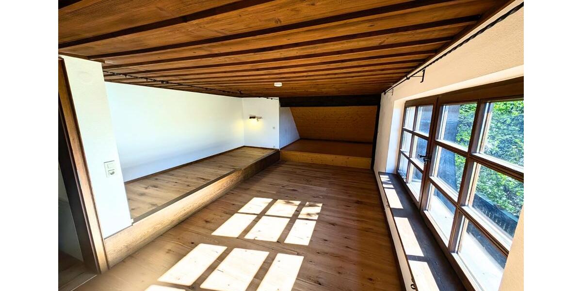 Maisonettenwohnung Dachsberg (Südschwarzwald) - 6 Zimmer, 251 m&sup2;, 2.350&euro; | Angebot:26677332